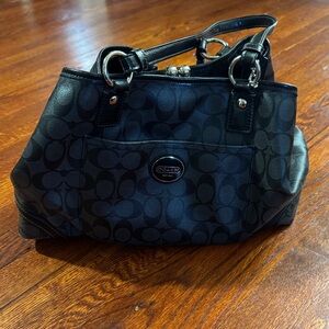 Coach Signature Black Shoulder Bag